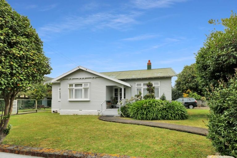 Photo of property in 8 Junction Street, Fairfield, Lower Hutt, 5011