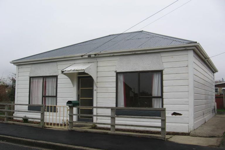 Photo of property in 32 Bathgate Street, South Dunedin, Dunedin, 9012