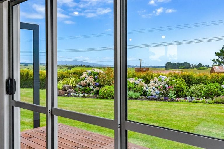 Photo of property in 281 Upland Road, Tarurutangi, New Plymouth, 4372