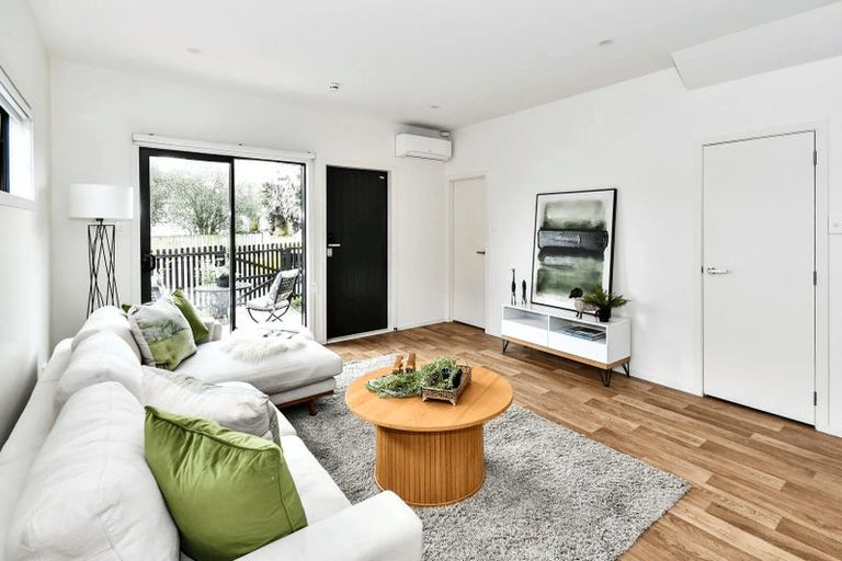 Photo of property in 2/75 Mcannalley Street, Manurewa East, Auckland, 2102