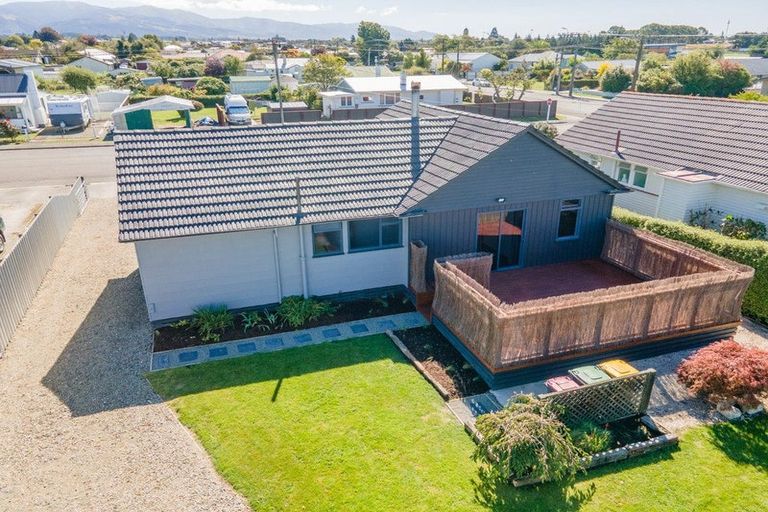 Photo of property in 1 Holmes Street, Waimate, 7924
