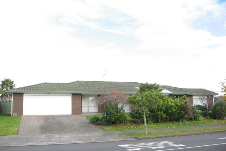 Photo of property in 1 Glenross Drive, Wattle Downs, Auckland, 2103