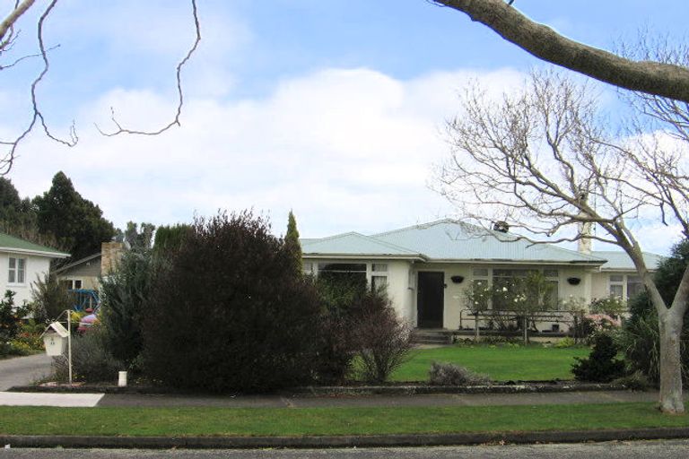 Photo of property in 8 Richmond Avenue, Takaro, Palmerston North, 4410