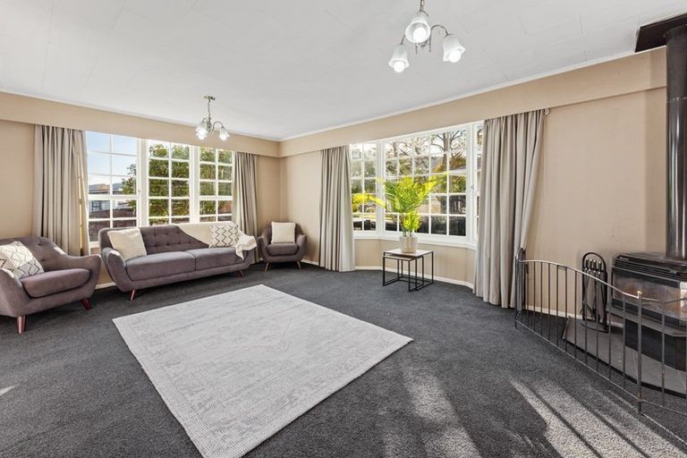 Photo of property in 54 Brightwater Crescent, Totara Park, Upper Hutt, 5018