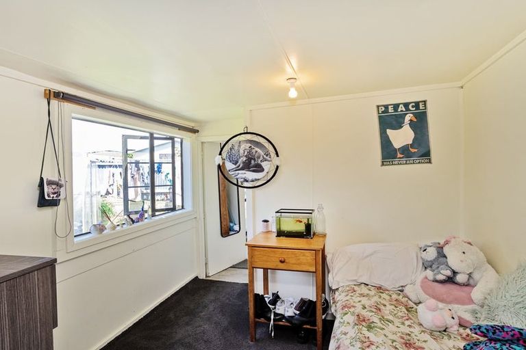 Photo of property in 3 Morton Street, Tuatapere, 9620