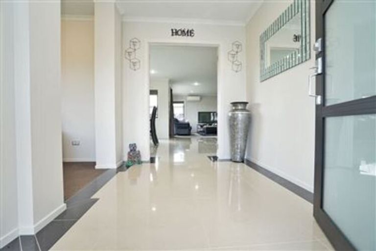 Photo of property in 14 Piwakawaka Court, Rototuna North, Hamilton, 3210