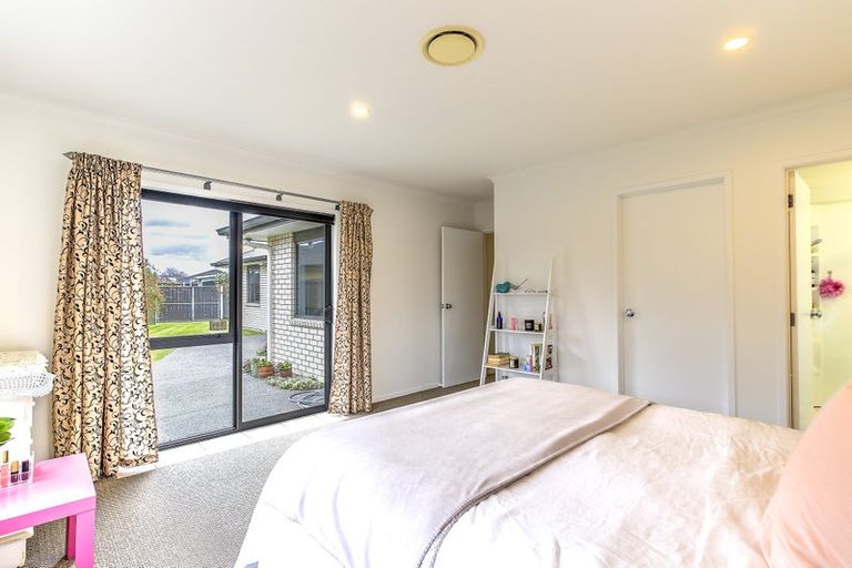 Photo of property in 2 Mosslea Court, Rototuna North, Hamilton, 3210