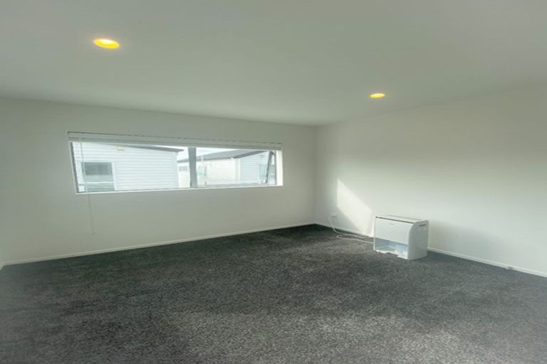 Photo of property in 102 Bellbird Street, Papakura, 2110