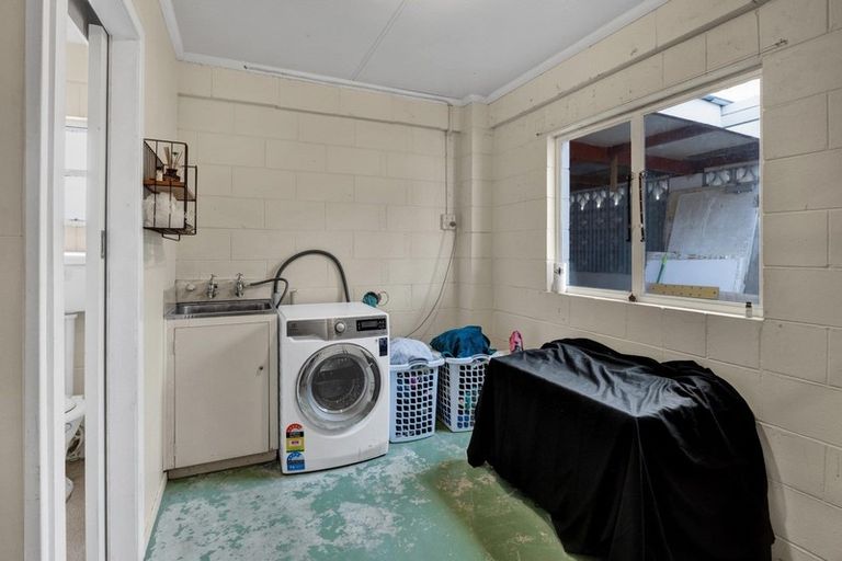 Photo of property in 1 Koromiko Street, Inglewood, 4330