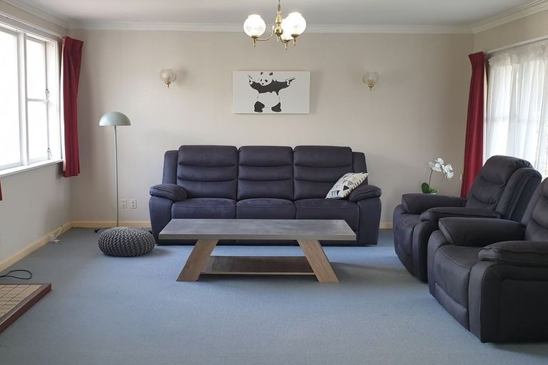 Photo of property in 39 Redwood Avenue, Tawa, Wellington, 5028