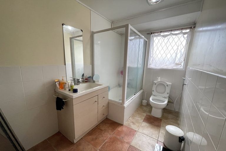Photo of property in 21 Glennandrew Drive, Half Moon Bay, Auckland, 2012
