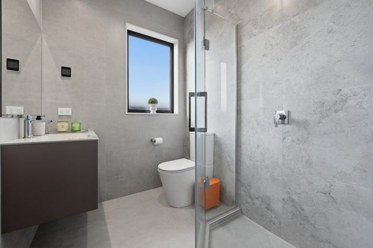 Photo of property in 13 Ngakau Road, Karaka, 2113