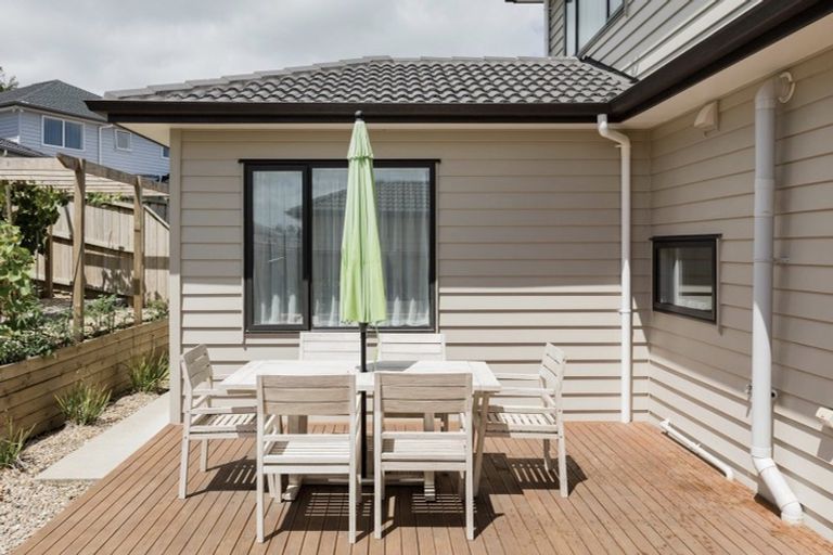 Photo of property in 30 Drumbuoy Drive, Flat Bush, Auckland, 2019