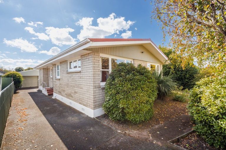 Photo of property in 4 Edwards Place, Terrace End, Palmerston North, 4410
