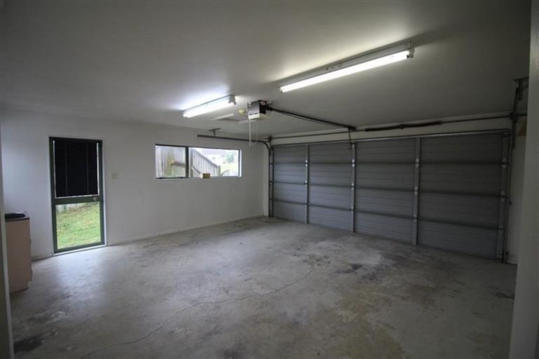 Photo of property in 111 West Harbour Drive, West Harbour, Auckland, 0618