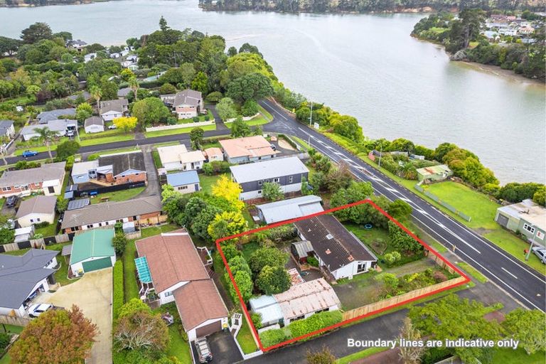 Photo of property in 116a Sandspit Road, Waiuku, 2123