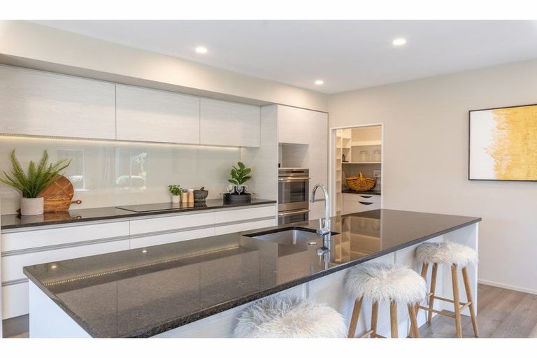 Photo of property in 86 Oakgrove Drive, Rangiora, 7400