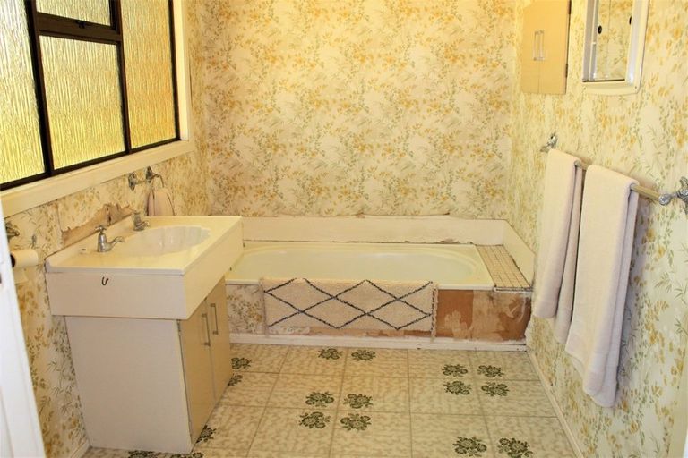 Photo of property in 68 Moana Crescent, Mangakino, 3421