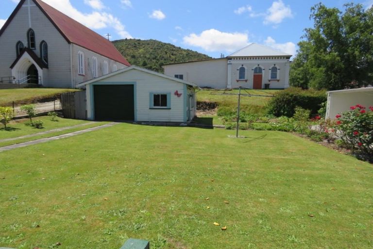 Photo of property in 35 Walsh Street, Reefton, 7830