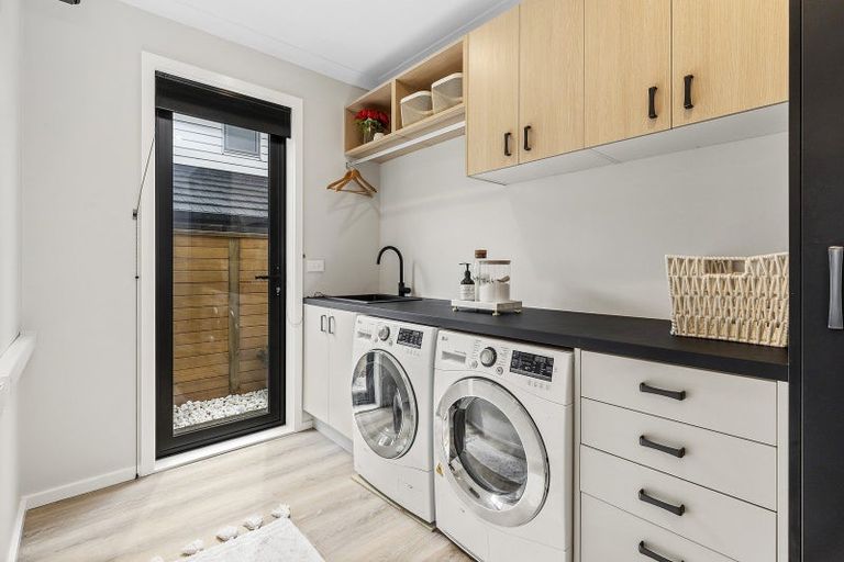 Photo of property in 9 Porokaiwhiri Street, Crofton Downs, Wellington, 6035