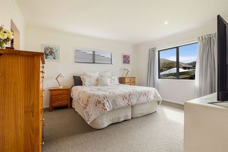 Photo of property in 4 Aporo Drive, Kumeu, 0810