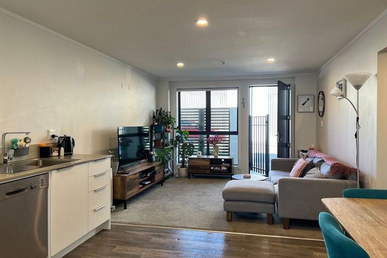 Photo of property in 2/11e Newtown Avenue, Newtown, Wellington, 6021