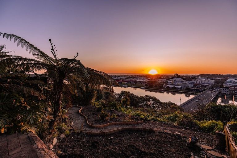 Photo of property in 34 Hipango Terrace, Durie Hill, Whanganui, 4500