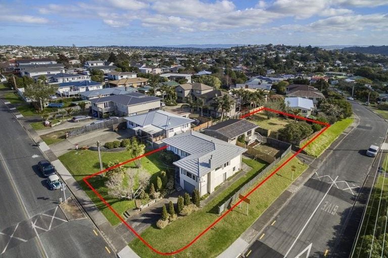 Photo of property in 28 James Street, Bayview, Auckland, 0629