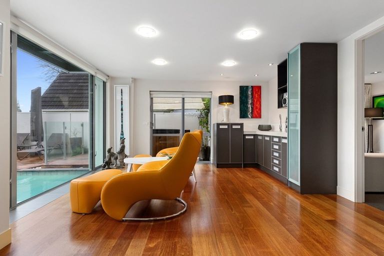 Photo of property in 169 Lake Crescent, Hamilton Lake, Hamilton, 3204