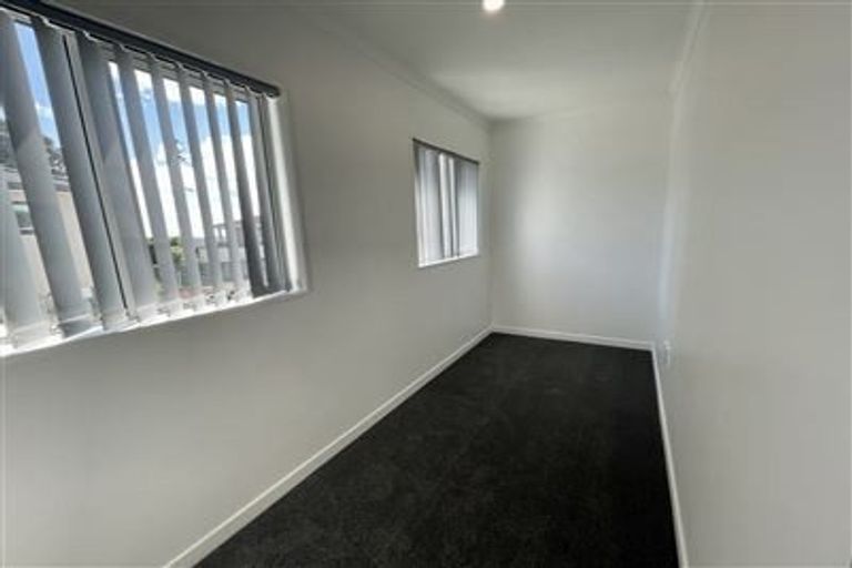 Photo of property in 271c Te Atatu Road, Te Atatu South, Auckland, 0610