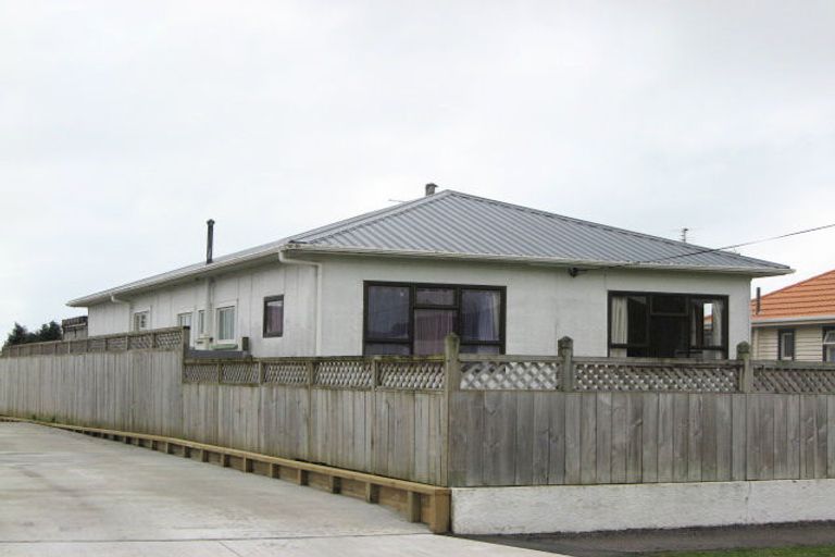 Photo of property in 5 Tainui Street, Welbourn, New Plymouth, 4312