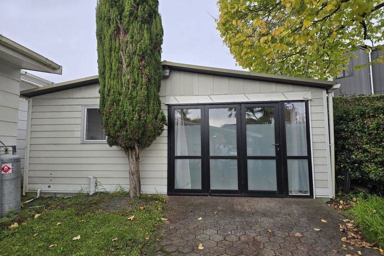 Photo of property in 11 Dellwood Avenue, Henderson, Auckland, 0612