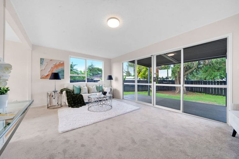 Photo of property in 54 Pukeroa Place, Papakura, 2110