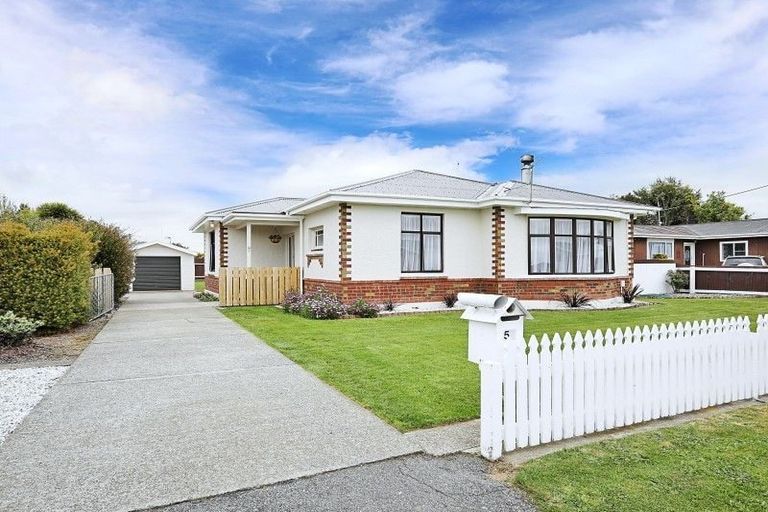 Photo of property in 57 Renfrew Street, Waikiwi, Invercargill, 9810