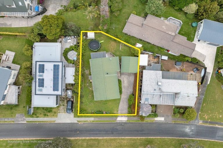 Photo of property in 121 Onemana Drive, Onemana, Whangamata, 3691