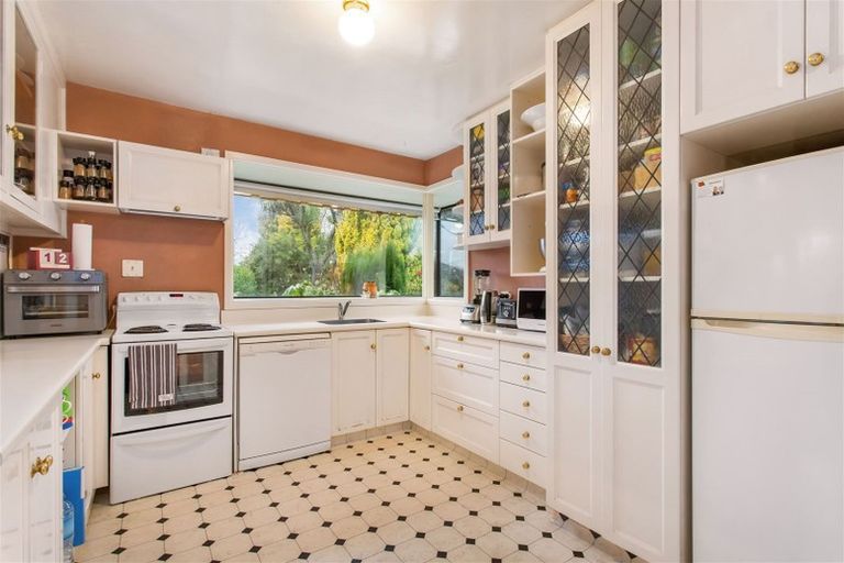 Photo of property in 15 Sevenoaks Drive, Bryndwr, Christchurch, 8053