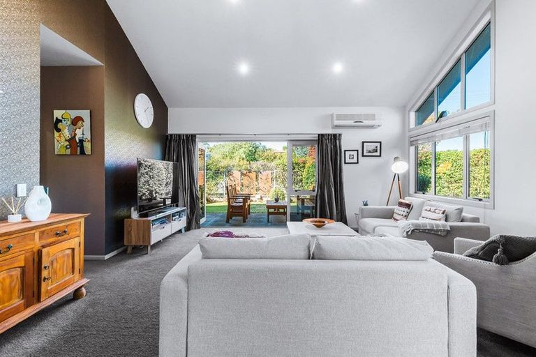 Photo of property in 15 Parata Street, Two Mile Bay, Taupo, 3330