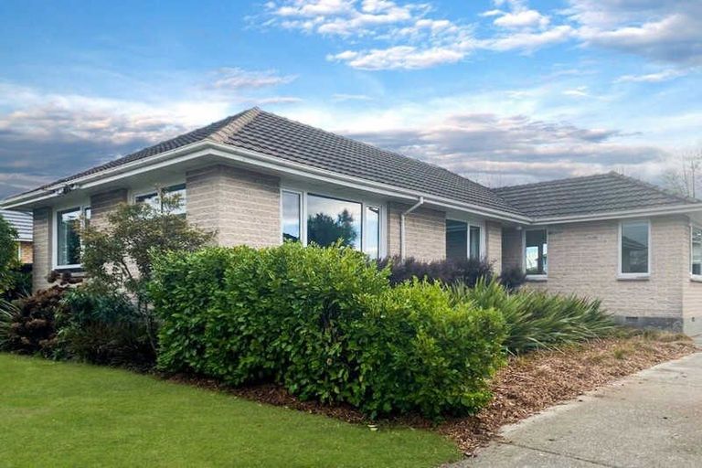 Photo of property in 92 Kendal Avenue, Burnside, Christchurch, 8053