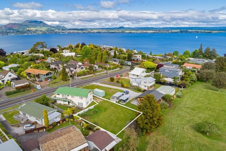 Photo of property in 2/736 Acacia Bay Road, Acacia Bay, Taupo, 3330
