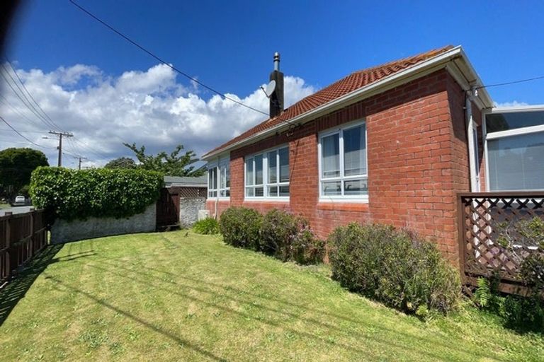 Photo of property in 8 Gillespie Street, Taita, Lower Hutt, 5011
