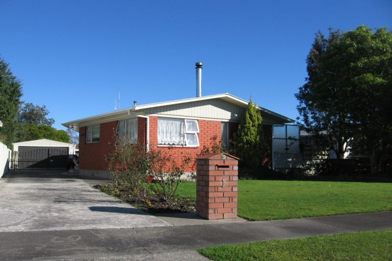 Photo of property in 1 Essex Place, Milson, Palmerston North, 4414