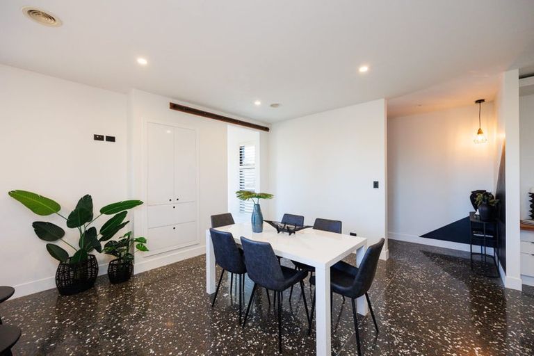 Photo of property in 2 Waimarama Court, Roslyn, Palmerston North, 4414