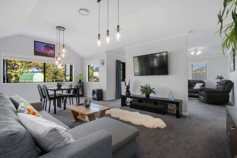 Photo of property in 10 Bransley Grove, Katikati, 3129