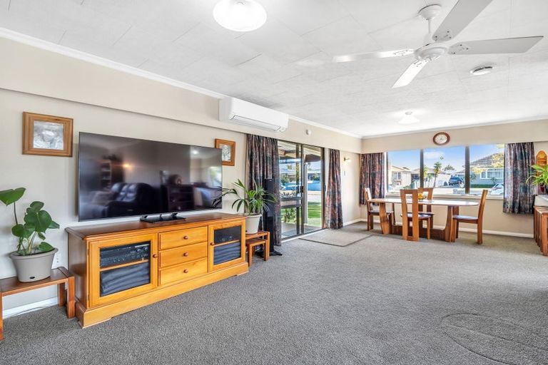 Photo of property in 9 Birmingham Street, Takaro, Palmerston North, 4412