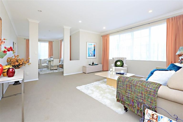 Photo of property in 69 Middlefield Drive, East Tamaki Heights, Auckland, 2016