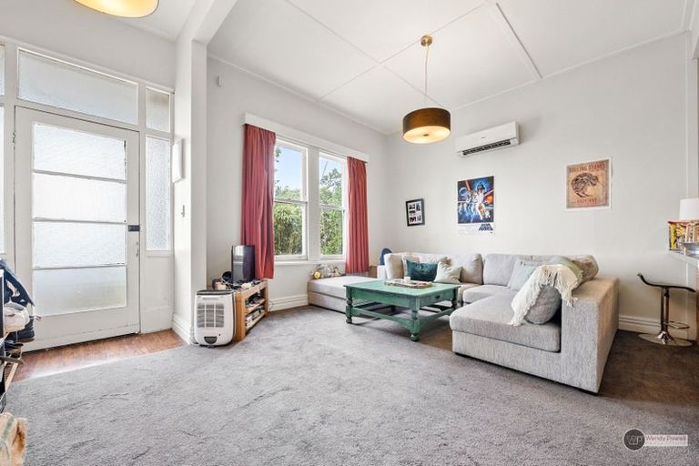 Photo of property in 1 Fairview Crescent, Kelburn, Wellington, 6012