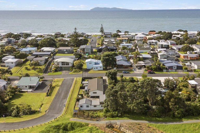 Photo of property in 10 Hillview Road, Waihi Beach, 3611