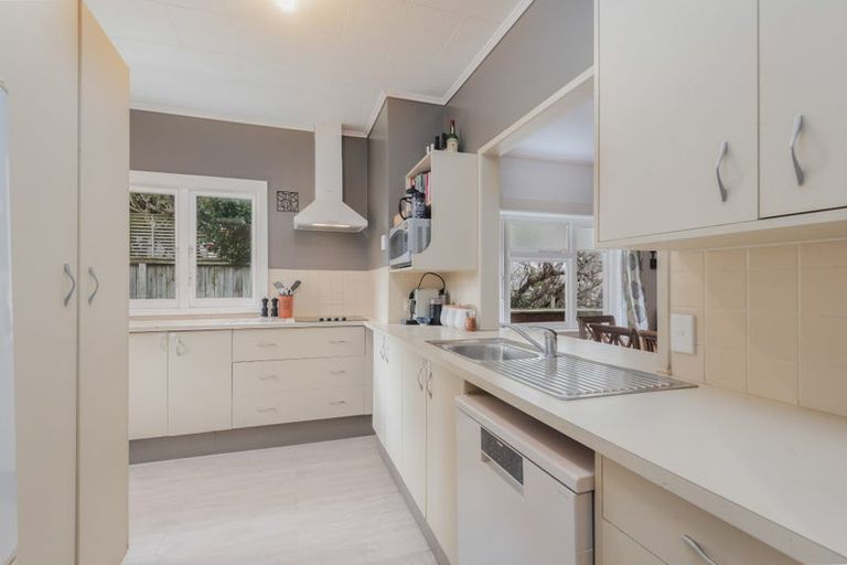 Photo of property in 12 Manson Street, Terrace End, Palmerston North, 4410