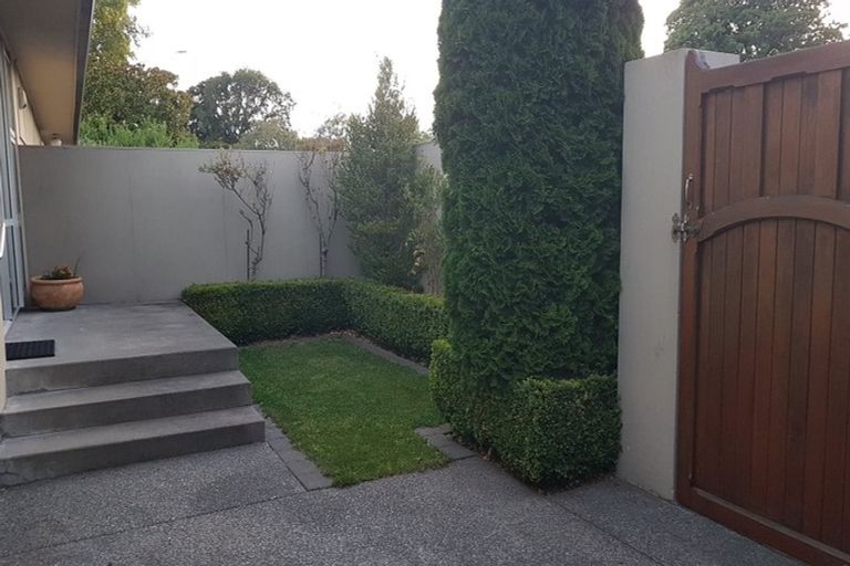 Photo of property in 150 Straven Road, Fendalton, Christchurch, 8014
