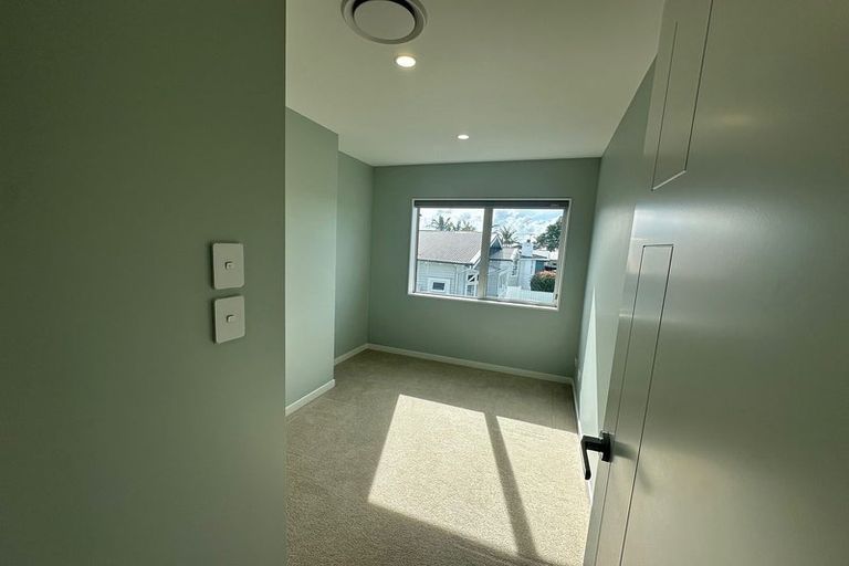 Photo of property in 17 David Street, Bayswater, Auckland, 0622